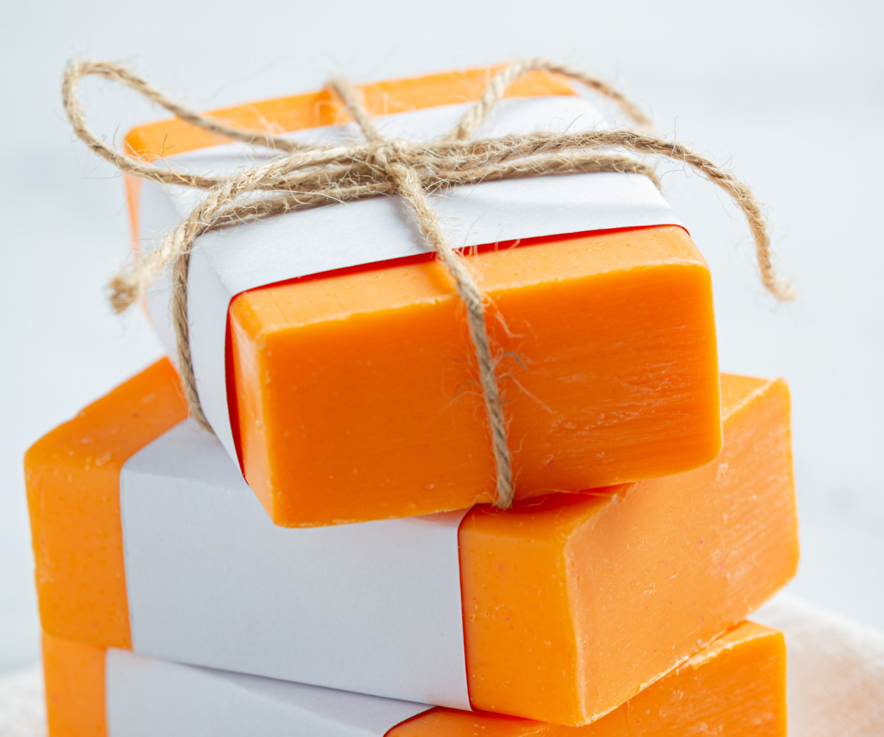 Honey & Almond Nourishing Bar